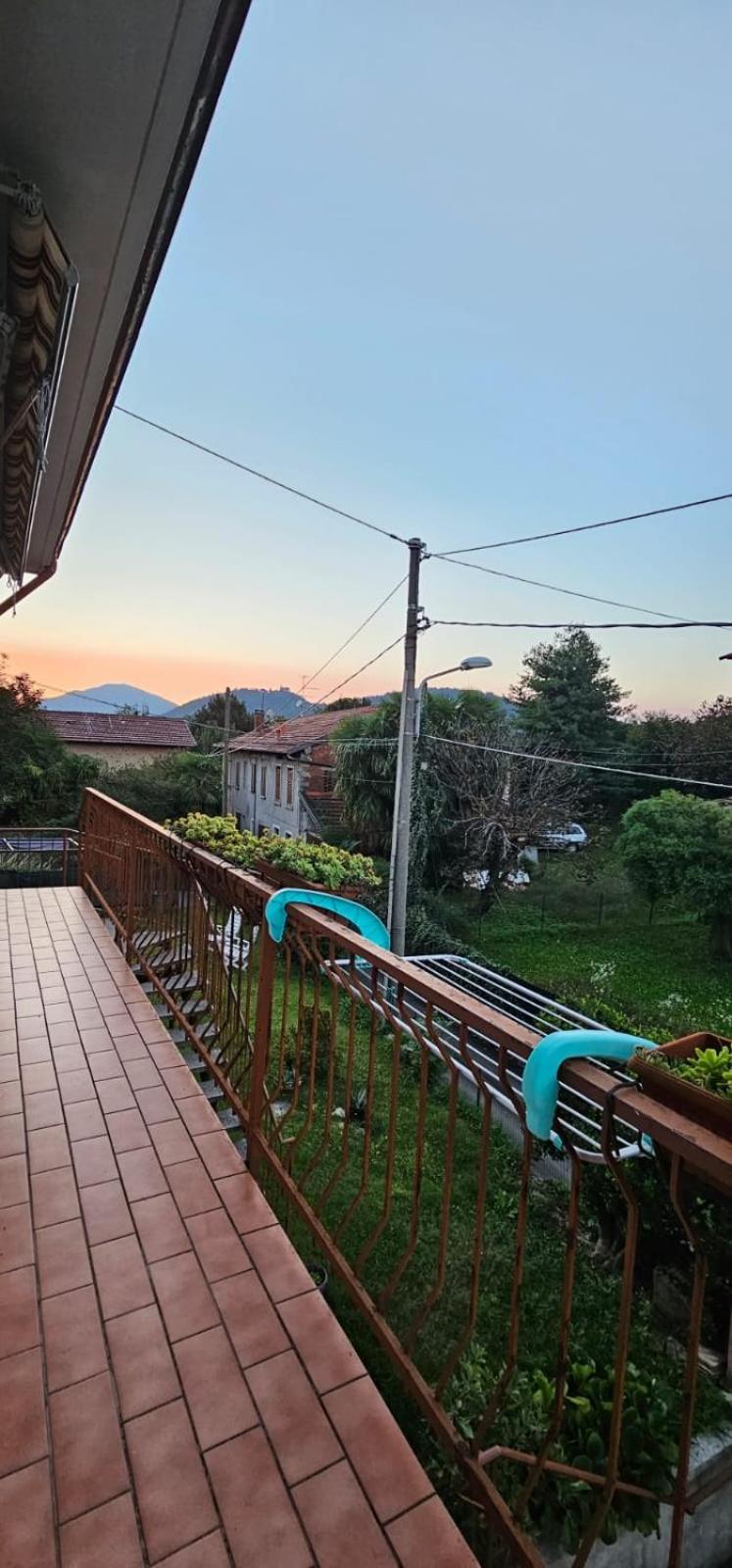 La Casetta Di Anna Laveno Exteriör bild